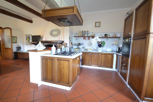 VILLA for SALE in Lucca suburbs