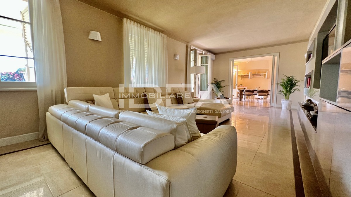 VILLA in VENDITA colline Lucca
