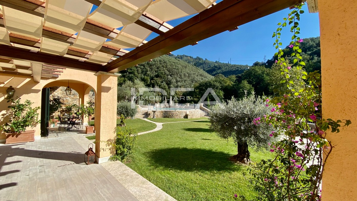VILLA in VENDITA Versilia