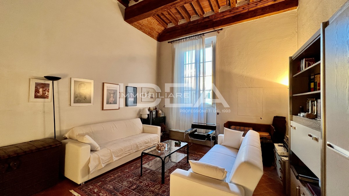 APARTMENT for SALE in Lucca historical center