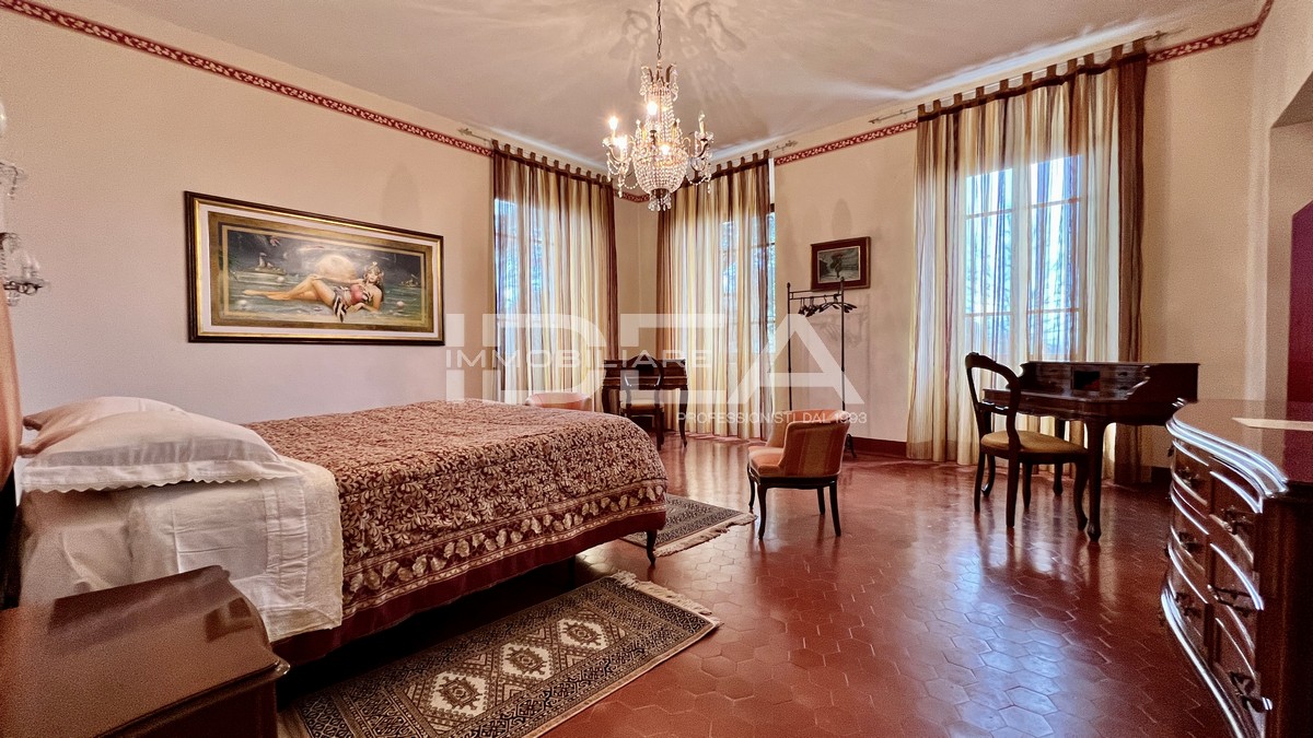 VILLA for SALE in Lucca countryside