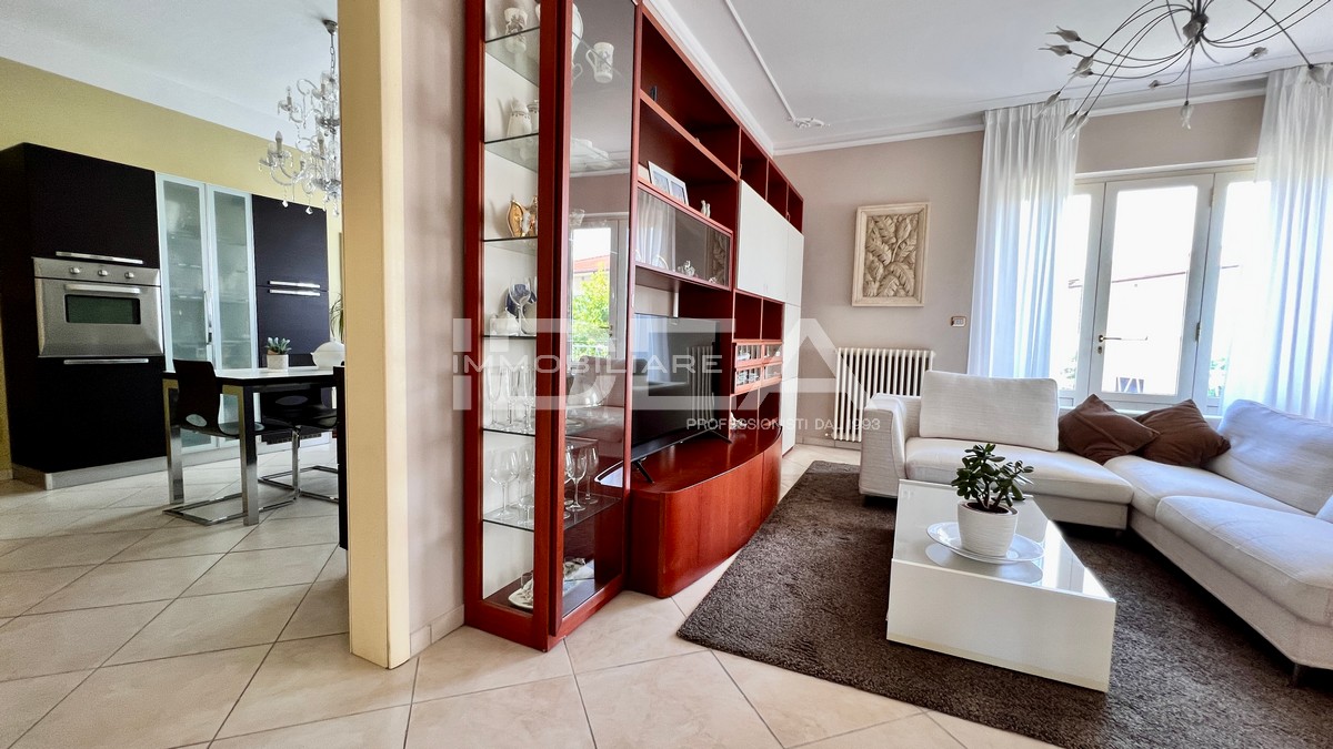 VILLA in VENDITA periferia Lucca