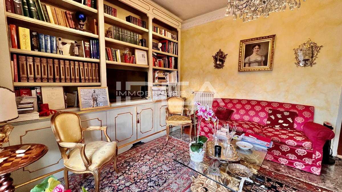 VILLA in VENDITA primissima periferia Lucca
