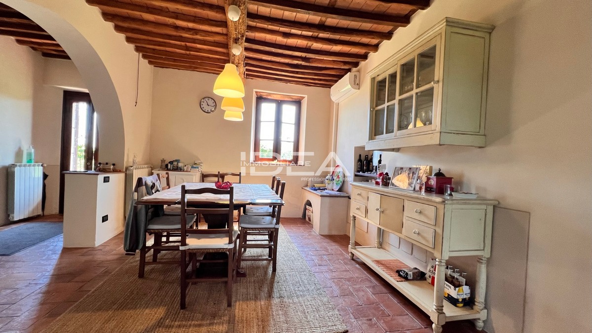 RUSTICO in VENDITA colline Capannori