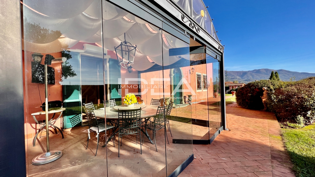 COUNTRY COTTAGE for SALE in Lucca suburbs