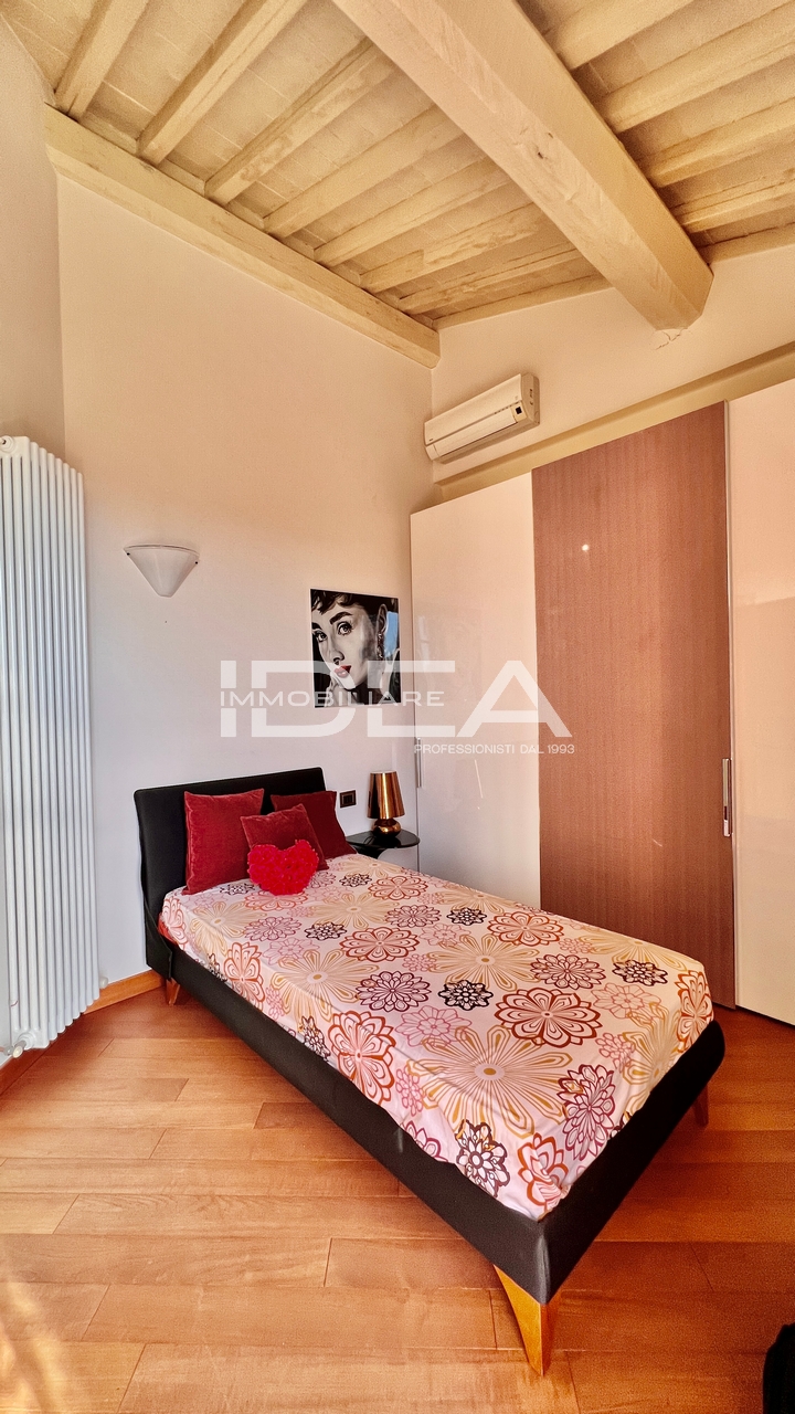 COUNTRY COTTAGE for SALE in Lucca suburbs