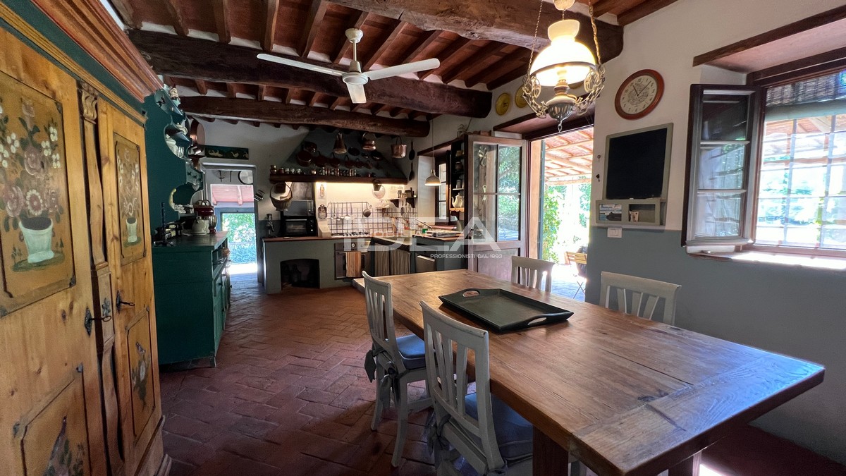 COUNTRY COTTAGE for SALE in Lucca countryside
