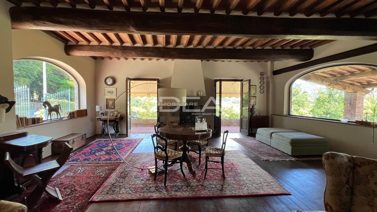 COUNTRY COTTAGE for SALE in Lucca countryside